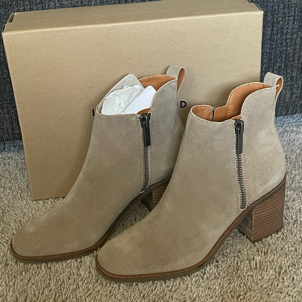 Oil suede bootie